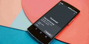 Android phone with voicemail settings